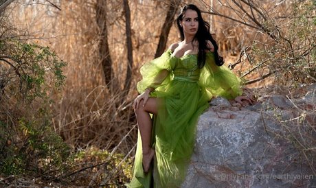 earthlyalien Heiße OnlyFans Inhalte