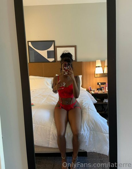 latierre Nacktbilder geleakt