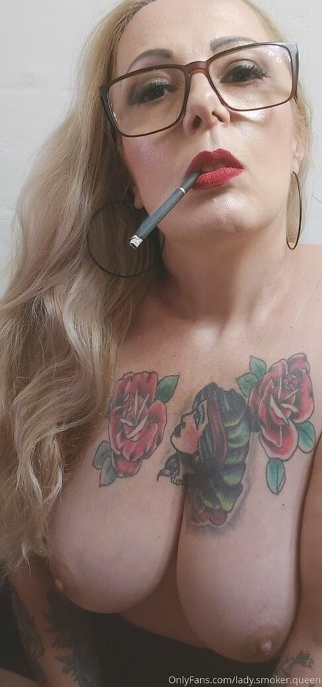 lady smoker queen Nacktbilder geleakt OnlyFans Nacktporno
