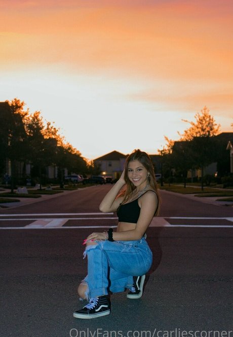 carliescorner OnlyFans Strip