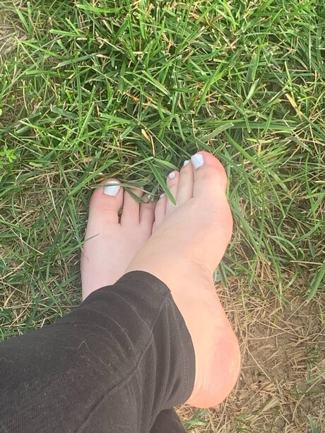 LonelyPrinc3ss XXX OnlyFans