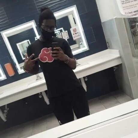 Weapon E OnlyFans-Sex