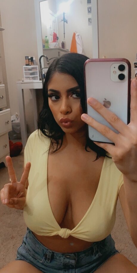 Diazsenia4 OnlyFans Nacktbilder