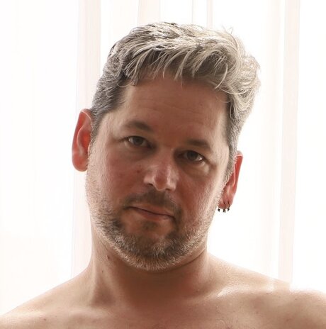 Trav OnlyFans geleakte Pornografie