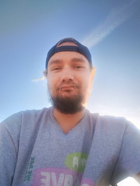 helpmeproductions OnlyFans Nacktbilder