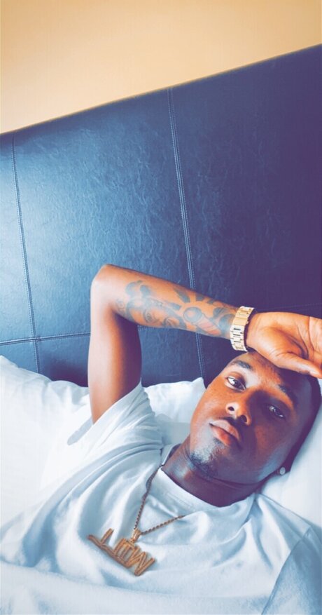 Hatch4 OnlyFans nackte Brüste