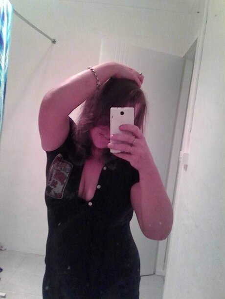 Trouble OnlyFans Model Fotos