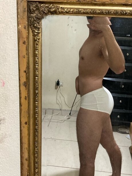 Alejo432 OnlyFans geleakt.