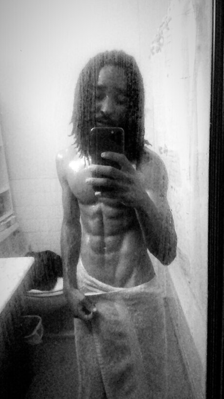 Bravvvo OnlyFans Inhalte