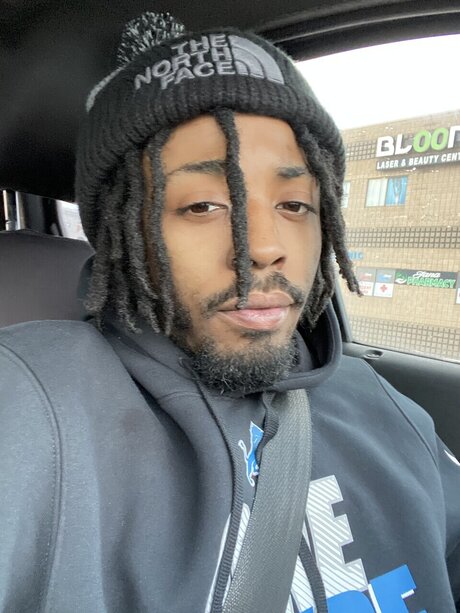 __WintersNegus__ OnlyFans Brüste Bild