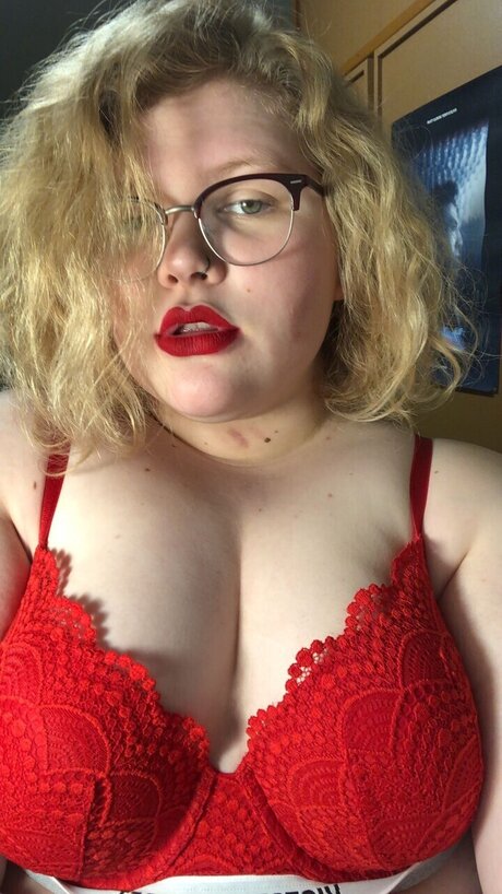 Darbs Nacktbilder von OnlyFans geleakt