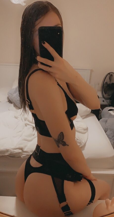 Flutterbyxoxo OnlyFans-Leak