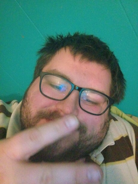 Damian OnlyFans Striptease