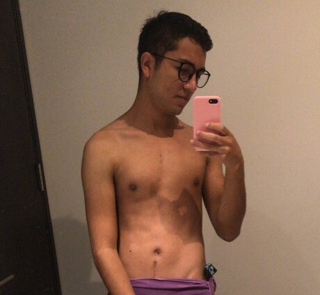 Shy Twink_ Gratis OnlyFans