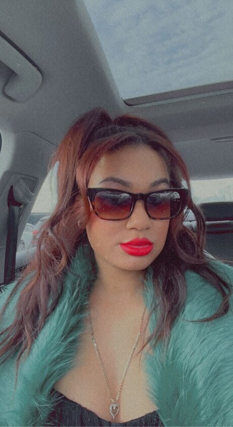 MulattoMamixxx OnlyFans explizite Inhalte