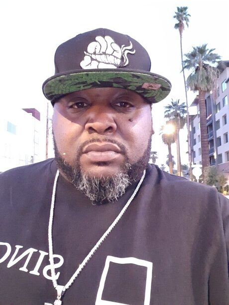 Emerg Mcvay OnlyFans Fotos