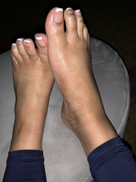 Cori Bonae_ OnlyFans Brüste Bild