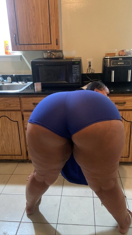 ThiickYellaBone Nacktbilder-Leaks von OnlyFans