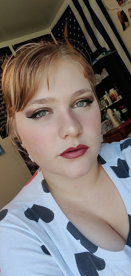 Julia Harris Nacktbilder-Leaks von OnlyFans