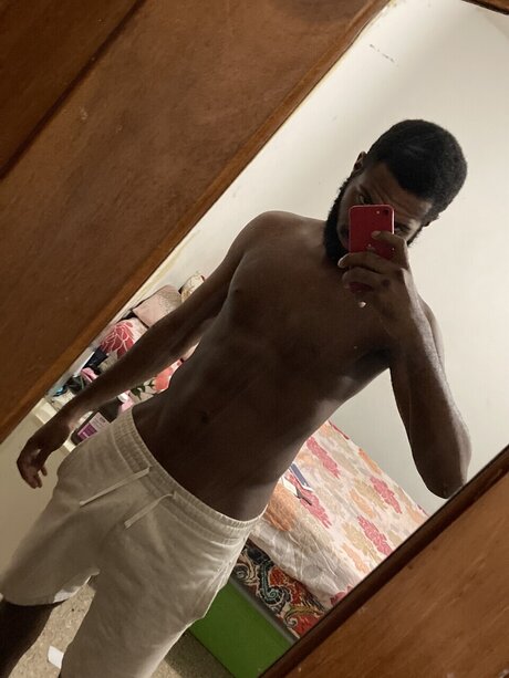 Romdon Heiße OnlyFans Inhalte