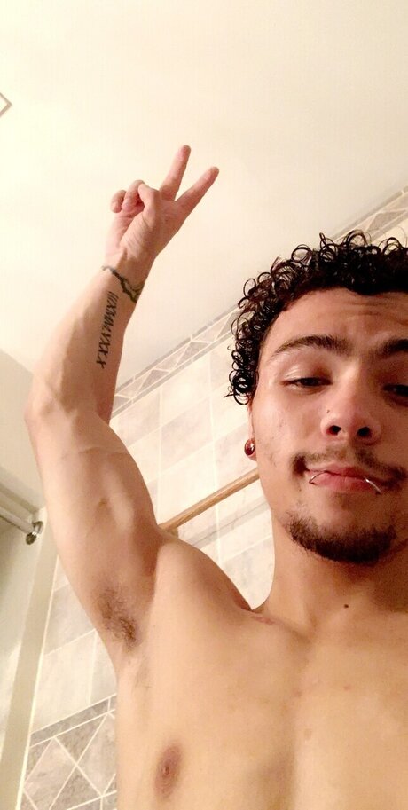 Master Artemis NurlyFans-Pornos