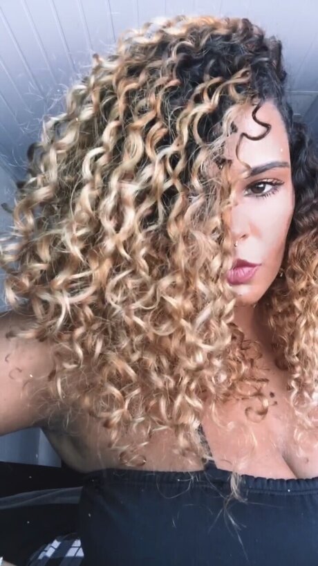 Anni Silvestre OnlyFans Pornografie