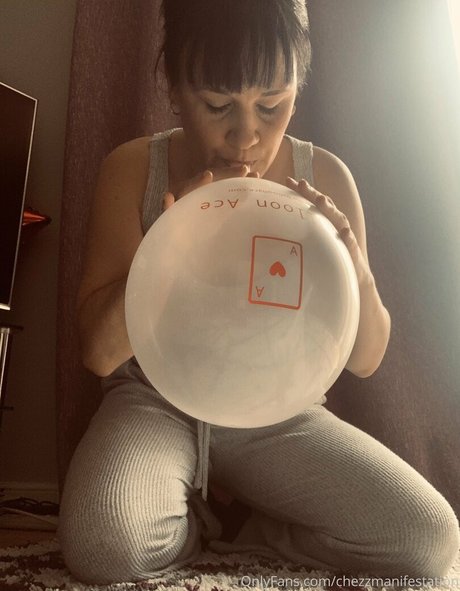 chezzmanifestation OnlyFans explizite Inhalte