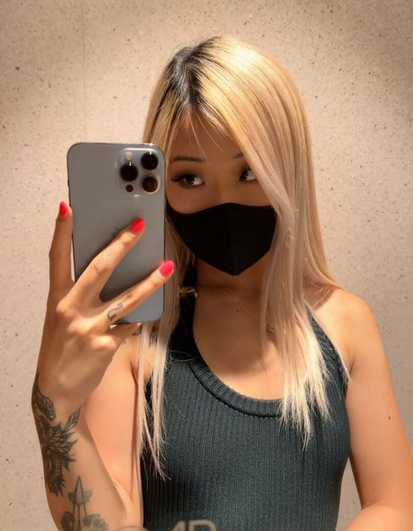 Sarinasong Füße OnlyFans