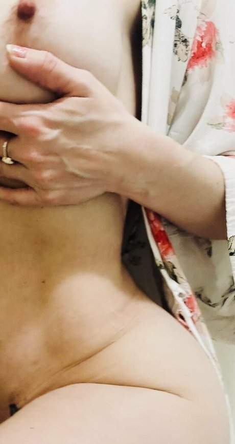 onegoodbumblebee Nacktbilder von OnlyFans geleakt