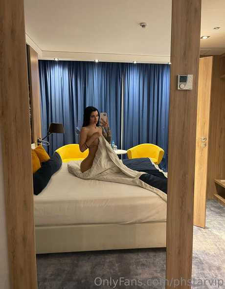 unholy mary Nacktbilder OnlyFans geleakt