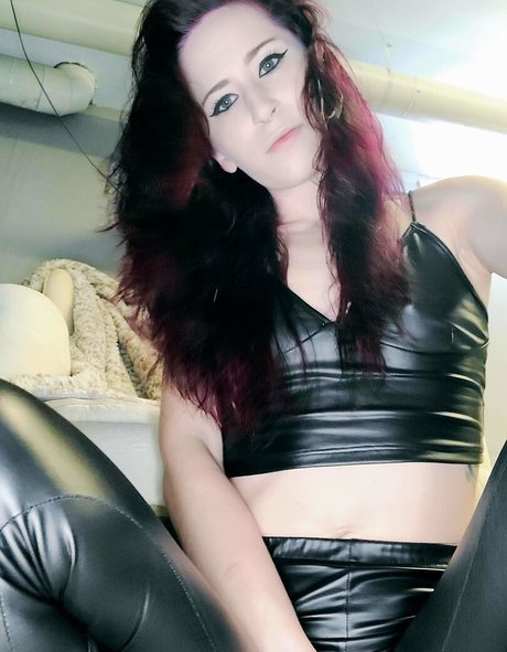 bellaenchantressxxx OnlyFans Model Fotos