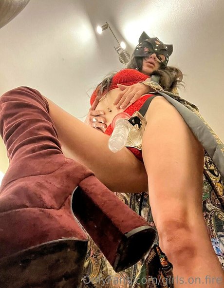 girls on fire NurlyFans-Pornos