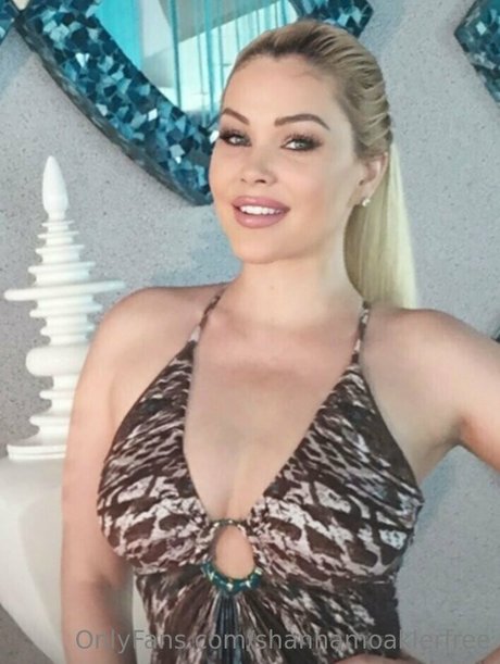 shannamoaklerfree OnlyFans nackte Brüste