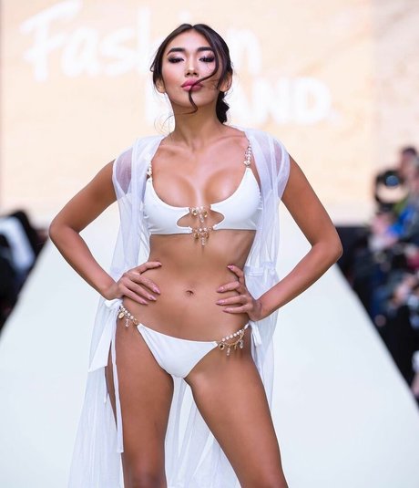 Asya Sun OnlyFans-Komplettinhalte