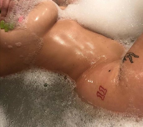 Disturbia Nacktbilder auf OnlyFans