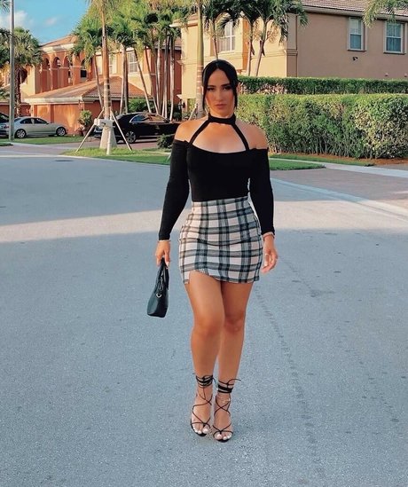 Yesenia De La Rosa Neue geleakte OnlyFans-Inhalte