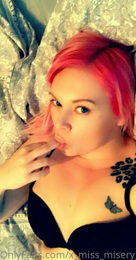 x miss misery x Oben ohne OnlyFans