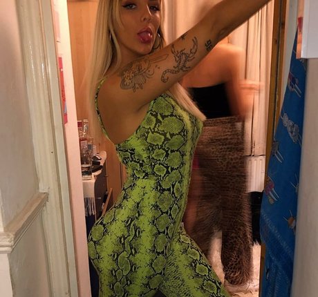 Hana Alexiss Nacktbilder OnlyFans Leak