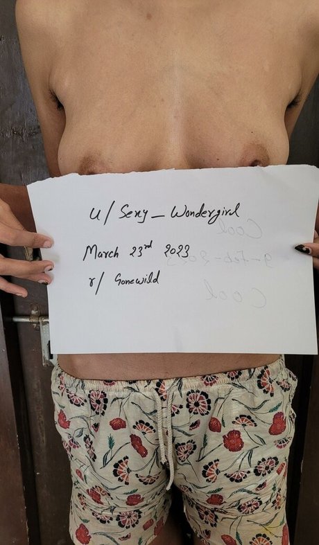 Sexy wondergirl Oben ohne OnlyFans