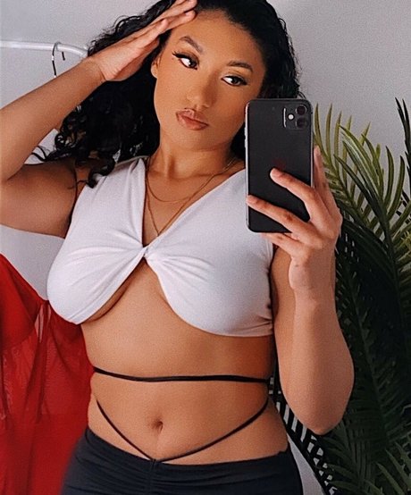 Tamia J Nackt auf OnlyFans