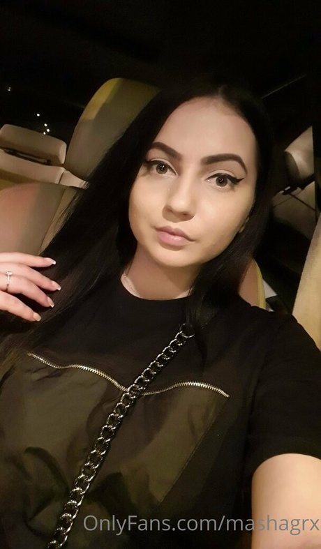 Mashagrx OnlyFans Model Bilder