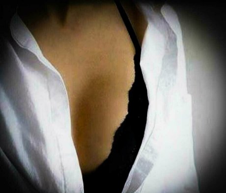 sensuellikosketus Nacktbilder auf OnlyFans