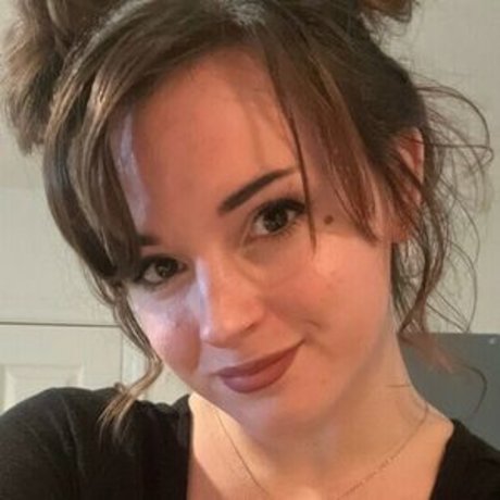 roxanneriver OnlyFans Strip