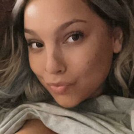 Mel Rose OnlyFans schlank