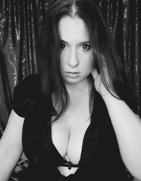 Nadia Bratke OnlyFans-Leaks