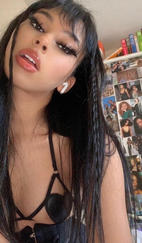 Charvotte NurlyFans-Brüste