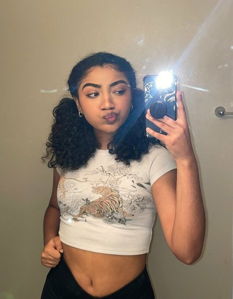 krystalogy OnlyFans Pornografie