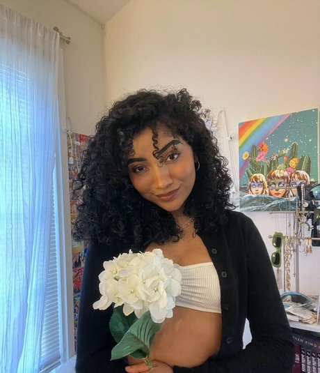 krystalogy OnlyFans Bilder