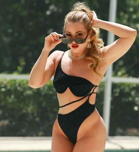 Rebecca Lawrence OnlyFans öffentliche Fotos OnlyFans