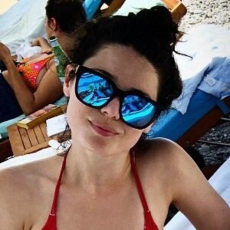 Ali Cobrin Nacktbilder OnlyFans geleakt